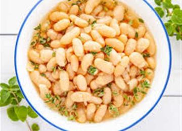  الفاصوليا البيضاء على الطريقة التونسية .. دفء الشتاء في طبق بنكهة المغرب العربي