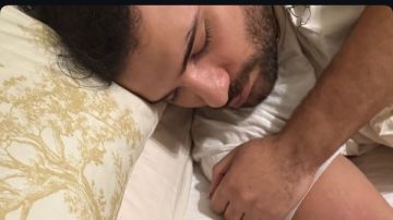 بيزيد وجعي.. مسلم يثير الجدل بصور جديدة ورسالة غامضة