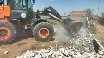 تنفيذ إزالة لـ 33 حالة تعد على أراضي الدولة بمركز أبوصوير في الإسماعيلية تنفيذ إزالة لـ 33 حالة تعد على أراضي الدولة بمركز أبوصوير في الإسماعيلية