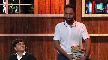 رد اعتبار .. احتفاء بمشاركة محمد سلام في احتفالية وطن السلام   رد اعتبار .. احتفاء بمشاركة محمد سلام في احتفالية وطن السلام