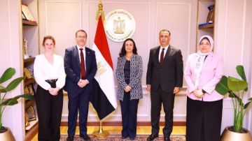 وزيرة التضامن تلتقي سفير المملكة المتحدة بالقاهرة وزيرة التضامن تلتقي سفير المملكة المتحدة بالقاهرة