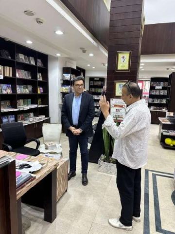 وزير الثقافة يتفقد مكتبة شريف التابعة للهيئة المصرية العامة للكتاب ويوجه بإطلاق صالون ثقافي دوري وزير الثقافة يتفقد مكتبة شريف التابعة للهيئة المصرية العامة للكتاب ويوجه بإطلاق صالون ثقافي دوري