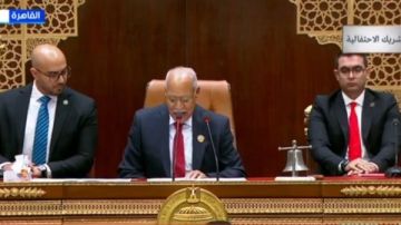 أعضاء الشيوخ يصوتون لانتخاب رئيس جديد للمجلس في اقتراع سري مباشر أعضاء الشيوخ يصوتون لانتخاب رئيس جديد للمجلس في اقتراع سري مباشر