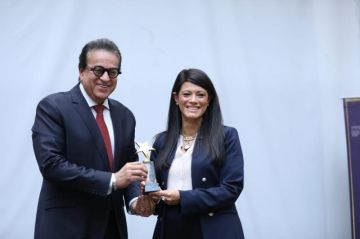 بحضور وزيرة التخطيط.. وزير الصحة يشارك في إطلاق جائزة مصر للتميز الحكومي للقطاع الصحي بحضور وزيرة التخطيط.. وزير الصحة يشارك في إطلاق جائزة مصر للتميز الحكومي للقطاع الصحي