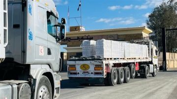 400 شاحنة بالقافلة الـ50 من زاد العزة تحمل مساعدات ووقود تدخل غزة