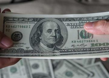 تراجع الأخضر الأمريكي عالميا.. سعر الدولار اليوم مقابل الجنيه المصري الأربعاء 22-10-2025 تراجع الأخضر الأمريكي عالميا.. سعر الدولار اليوم مقابل الجنيه المصري الأربعاء 22-10-2025
