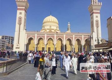 طنطا تتزين بالأنوار في مولد السيد البدوي.. الطرق الصوفية تبدأ التجهيزات للاحتفال