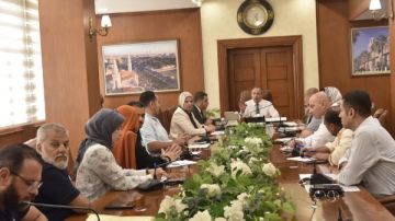 محافظ بورسعيد يعقد اجتماعا لمتابعة أعمال تقنين أوضاع أراضي الدولة