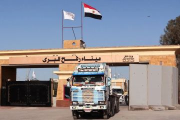 مصر ترسل مساعدات إلى غزة بعد اتفاق وقف إطلاق النار