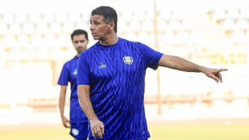 ميلود حمدي مرشح لأفضل مدرب في الجزائر