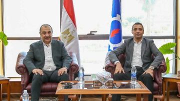 وزير قطاع الأعمال العام: مشروعات وتوسعات صناعية واستثمارية وسياحية للشركات التابعة في السويس وزير قطاع الأعمال العام: مشروعات وتوسعات صناعية واستثمارية وسياحية للشركات التابعة في السويس