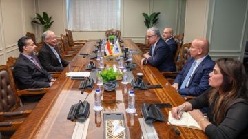 تفاصيل توقيع 3 عقود صناعية جديدة باستثمارات تتجاوز 75 مليون دولار باقتصادية قناة السويس تفاصيل توقيع 3 عقود صناعية جديدة باستثمارات تتجاوز 75 مليون دولار باقتصادية قناة السويس