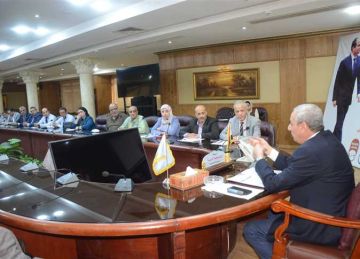 محافظ الغربية تخفيضات في الأسعار اعتبارا من غد وتكثيف الرقابة لمنع احتكار السلع