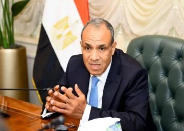 وزير الخارجية يعلن إطلاق مبادرة السويس والبحر الأحمر لتعزيز التكامل الاقتصادي خلال منتدى أسوان وزير الخارجية يعلن إطلاق مبادرة السويس والبحر الأحمر لتعزيز التكامل الاقتصادي خلال منتدى أسوان
