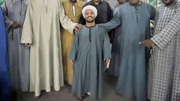 أول مرشح من قصار القامة بالأقصر يخوض انتخابات مجلس النواب 2025 أول مرشح من قصار القامة بالأقصر يخوض انتخابات مجلس النواب 2025