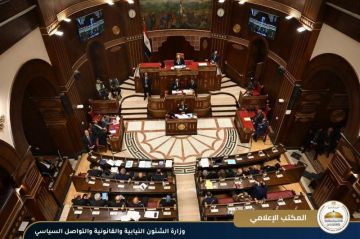 بدء الجلسة الافتتاحية لمجلس الشيوخ برئاسة أكبر الأعضاء سنا بدء الجلسة الافتتاحية لمجلس الشيوخ برئاسة أكبر الأعضاء سنا