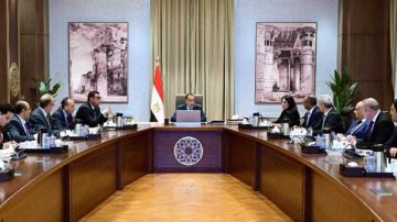 رئيس الوزراء يلتقي الرئيس التنفيذي لشركة أكوا باور السعودية رئيس الوزراء يلتقي الرئيس التنفيذي لشركة أكوا باور السعودية