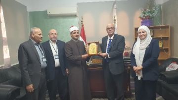 رئيس منطقة الغربية الأزهرية يكرم عميد كلية القرآن الكريم بطنطا تقديرا لجهوده رئيس منطقة الغربية الأزهرية يكرم عميد كلية القرآن الكريم بطنطا تقديرا لجهوده