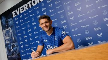 رسميا.. إيفرتون يمدد عقد تاركوفسكي حتى 2028 رسميا.. إيفرتون يمدد عقد تاركوفسكي حتى 2028