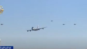 سرب طائرات حربية مصرية تستقبل ترامب في شرم الشيخ بعد وصوله