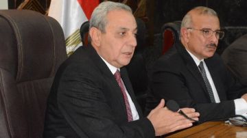 محافظ الغربية يترأس اجتماعا موسعا مع الأجهزة التنفيذية والخدمية ويوجه برفع درجة الاستعداد القصوى لافتتاح المتحف المصري الكبير محافظ الغربية يترأس اجتماعا موسعا مع الأجهزة التنفيذية والخدمية ويوجه برفع درجة الاستعداد القصوى لافتتاح المتحف المصري الكبير