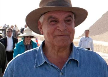  أنا حبيب الفراعنة .. زاهي حواس يرد على اتهامه بتهريب الآثار المصرية (فيديو)