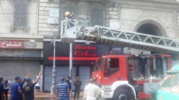 الحماية المدنية تنقذ أسرة كاملة حاصرتها النيران داخل شقة بالإسكندرية