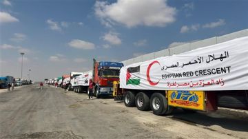 انطلاق أكبر قافلة إنسانية من معبري كرم أبو سالم والعوجه باتجاه قطاع غزة