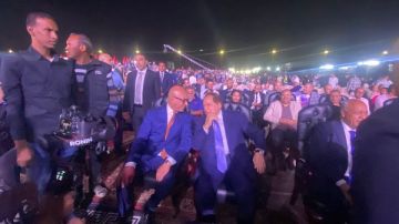 وصول النائب محمد أبو العينين للمشاركة في المؤتمر الجماهيري للقائمة الوطنية بالجيزة وصول النائب محمد أبو العينين للمشاركة في المؤتمر الجماهيري للقائمة الوطنية بالجيزة