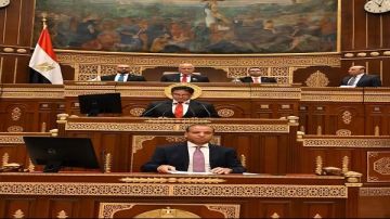 6 نواب أعادوا حلف اليمين الدستورية في الجلسة الافتتاحية لمجلس الشيوخ 6 نواب أعادوا حلف اليمين الدستورية في الجلسة الافتتاحية لمجلس الشيوخ