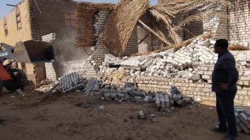 إزالة 14 حالة بناء مخالف خلال حملة مكبرة بمدينة الطود بالأقصر