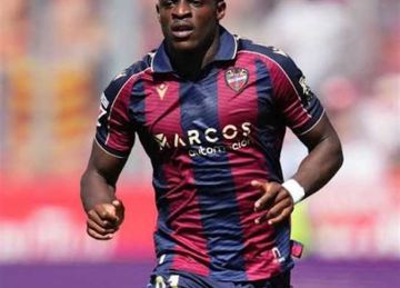 إيتا إيونج يستعجل حسم رحيله إلى برشلونة إيتا إيونج يستعجل حسم رحيله إلى برشلونة