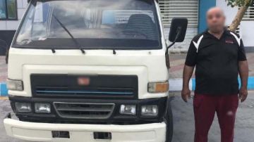 القبض على سائق ميكروباص يدخن الشيشة أثناء القيادة بالإسكندرية القبض على سائق ميكروباص يدخن الشيشة أثناء القيادة بالإسكندرية