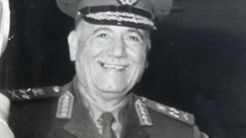 المشير أحمد إسماعيل أعاد تنظيم صفوف القوات المسلحة.. وقاد الجيش في حرب الكرامة