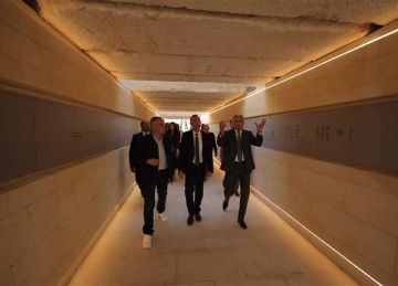 قبل حفل الافتتاح.. وزير السياحة والآثار يواصل متابعة الاستعدادات النهائية للمتحف المصري الكبير