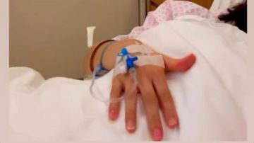 منى فاروق تطلب الدعاء لها مع استمرار تواجدها في المستشفى