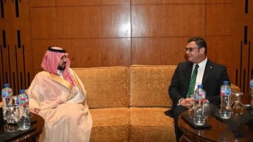 وزير الإسكان يبحث مع وفد وزارة البلديات السعودية تعزيز التعاون وتبادل الخبرات