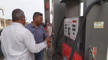 أخبار جنوب سيناء مبارك يتابع تطبيق تعريفة الركوب الجديدة.. حملات على محطات الوقود أخبار جنوب سيناء مبارك يتابع تطبيق تعريفة الركوب الجديدة.. حملات على محطات الوقود