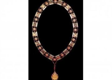 أرفع الأوسمة المصرية.. ما هي قلادة النيل التي أهداها الرئيس عبدالفتاح السيسي لترامب؟ أرفع الأوسمة المصرية.. ما هي قلادة النيل التي أهداها الرئيس عبدالفتاح السيسي لترامب؟