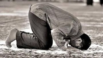 التصرف الشرعي لشخص دائم الشك في مرات السجود أثناء الصلاة