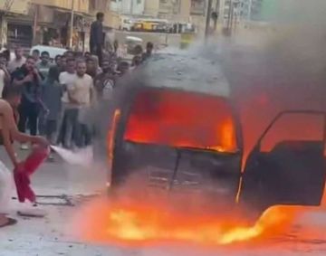 تفحم سيارة بسبب ماس كهربائي في الإسكندرية تفحم سيارة بسبب ماس كهربائي في الإسكندرية