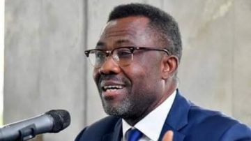 تقارير بريطانية: اتهامات بالاستبداد داخل كاف .. والأمين العام في قلب العاصفة