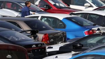 سبب عدم انخفاض أسعار السيارات المستعملة رغم تراجع الزيرو.. خبير يكشف سبب عدم انخفاض أسعار السيارات المستعملة رغم تراجع الزيرو.. خبير يكشف