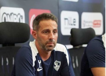 غضب من لاعب الزمالك بعد استبعاده أمام ديكيداها الصومالي غضب من لاعب الزمالك بعد استبعاده أمام ديكيداها الصومالي
