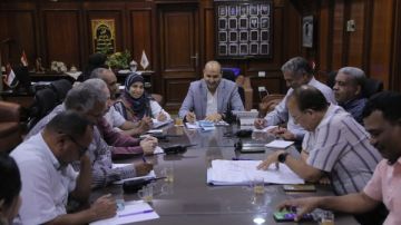 قنا تبحث تحديث لائحة الأنشطة المحظورة بالشوارع المميزة قنا تبحث تحديث لائحة الأنشطة المحظورة بالشوارع المميزة