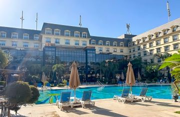 من الزنزانة إلى الغرف الفاخرة.. 154 أسيرا محررا يقيمون في فندق شهير بمصر وإسرائيل تدفع الثمن المر من الزنزانة إلى الغرف الفاخرة.. 154 أسيرا محررا يقيمون في فندق شهير بمصر وإسرائيل تدفع الثمن المر