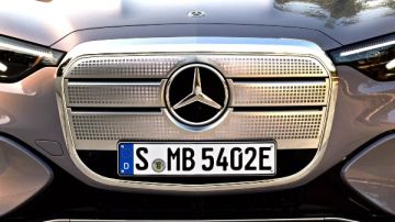 ألمانيا تعيد حوافز السيارات الكهربائية لإنقاذ الصناعة