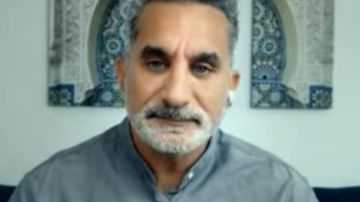 اتهموني بالجاسوسية صدمة لـ باسم يوسف بسبب هذه الصورة