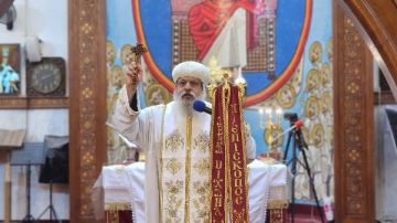 الأنبا ميخائيل يصلي القداس الإلهي الشهري لشعب الإيبارشية الأنبا ميخائيل يصلي القداس الإلهي الشهري لشعب الإيبارشية