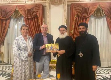 سفير التشيك لدى القاهرة يزور أقدم كنيسة في أفريقيا بالإسكندرية (صور)